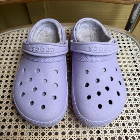 Light Purple Crocs Classic Lined Clogs size 8 - Picture 1 of 6